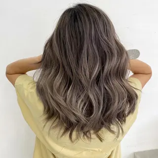 セミロング カラー 山本　尚輝 🐶ハイライト🐶のヘアスタイル