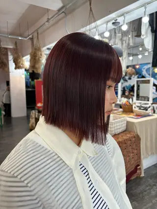 ミディアム カラー LOMARLIE JURIAのヘアスタイル