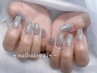 ネイル Nailsalon Vi+ももか🩷のネイルデザイン
