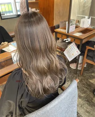 ロング 梅田 /透明感カラー 🤍narumiのヘアスタイル