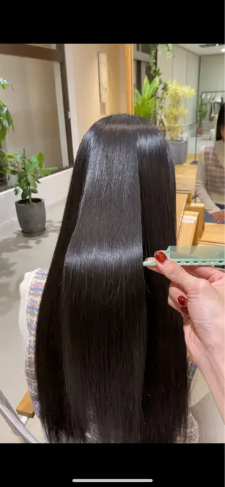 ロング yate'/ Wカラー/小出捷也のヘアスタイル