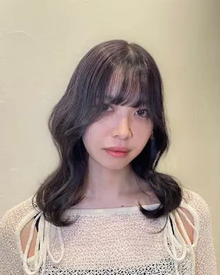 セミロング ブリーチカラー AYANEのヘアスタイル