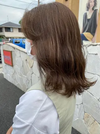 ミディアム カラー 川元 汐音のヘアスタイル