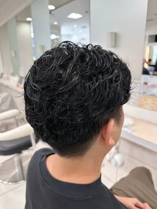 パーマ メンズ 伊佐 愛のヘアスタイル