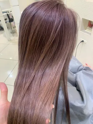 ロング 赤みオフの透明感職人 /ケア重視の美髪施術のヘアスタイル