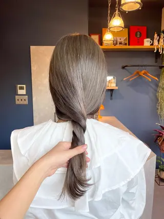 ロング カラー RINOSHORES YOKOHAMA.日本大通り店所属・ハイトーン nagisaのヘアスタイル