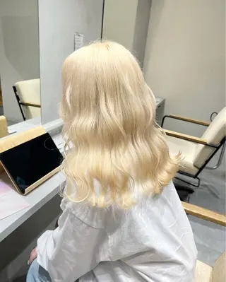 ミディアム デザイン🥇複雑履歴 ハイトーン特化のヘアスタイル