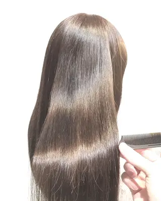 セミロング 髪質改善\酸熱TR カット【店長】のヘアスタイル