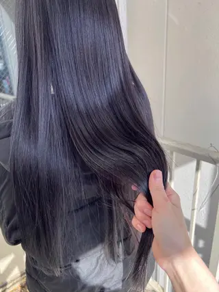 ロング roka ノゾミのヘアスタイル