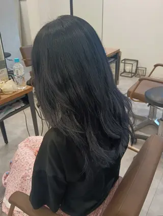 カラー kino 優里のヘアスタイル