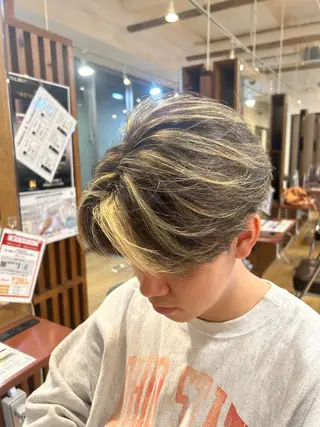 カラー メンズ ブリッツレボルト所属・林 佑哉のヘアスタイル