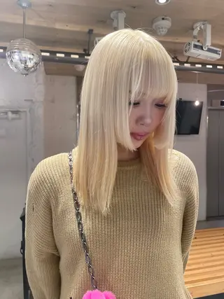 セミロング カラー 艶ハイトーン👑♡ NATSUKIのヘアスタイル