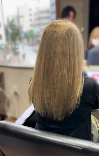 ロング カラー ブリーチカラー💙 𝗠𝗜𝗞𝗨のヘアスタイル