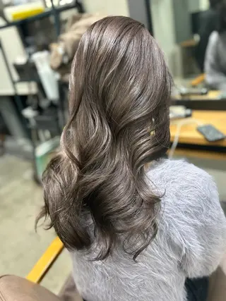 ロング maya レイヤーカットのヘアスタイル