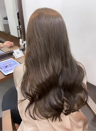 ロング 難波 茜のヘアスタイル