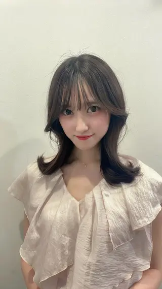 ミディアム 韓国ヘア レイヤーカットのヘアスタイル