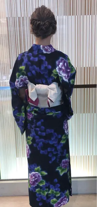 ヘアアレンジ ハイトーンカラー 🦋yuri🦋のヘアスタイル