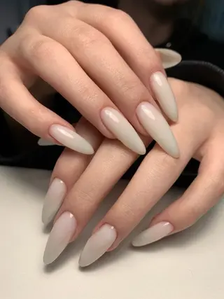 ネイル ダンビーニャム サロールのネイルデザイン