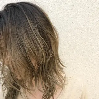 ミディアム カラー H梅田 / 811 堀本菜奈のヘアスタイル