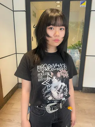 ミディアム カラー 渋谷 留菜のヘアスタイル