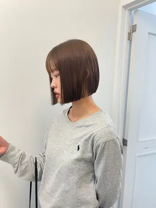 ミディアム riko/yew /顔まわりカットのヘアスタイル
