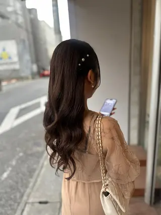 ミディアム miloc MOMOKAのヘアスタイル