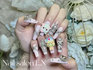 ネイル E.N🦋 長さ出し/持ち込みのネイルデザイン