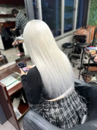 ロング カラー ハイトーンエクステ 🎩カズキ🎩のヘアスタイル