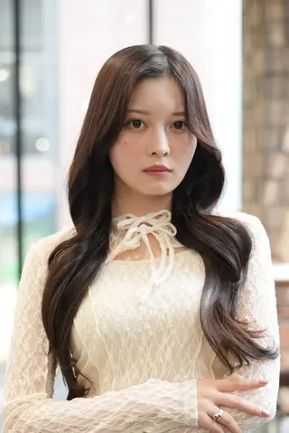 ロング 矢津田 侑のヘアスタイル