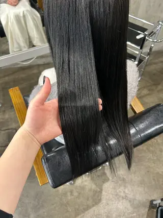 ロング カラー 成田 有沙のヘアスタイル
