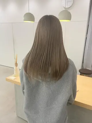 カラー 瀬長なおみ U too e'sのヘアスタイル