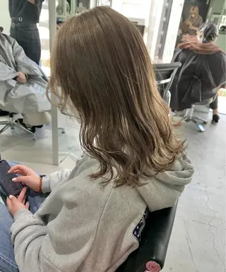 セミロング カラー モデル募集中‎🤍 山崎妃香のヘアスタイル