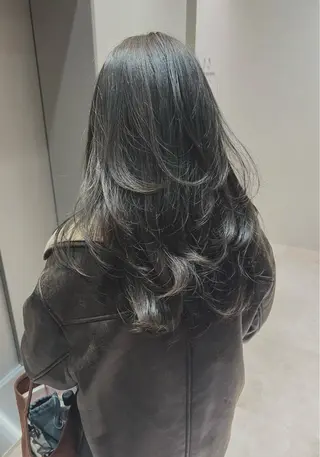 ロング カラー salowin所属・吉ヶ別符 亮祐のヘアスタイル