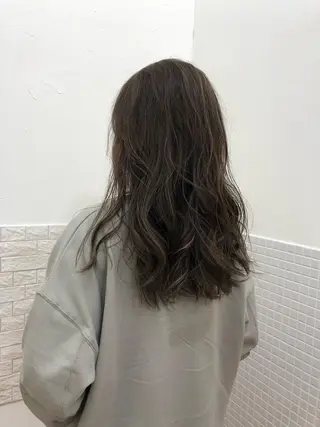 カラー ショート 嶋津祥希のヘアスタイル