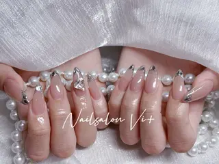 ネイル Nailsalon Vi+ももか🩷のネイルデザイン