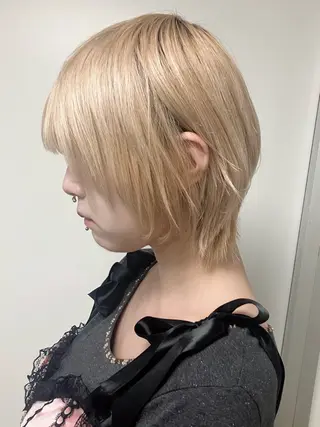 ショート moriofromlondon原宿本店所属・fumikaブリーチ /ウルフのヘアスタイル