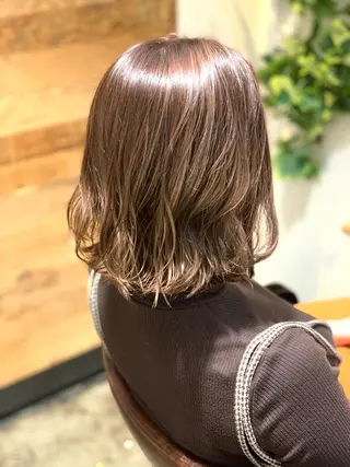 ミディアム カラー ハイライト✨髪質改善 TAKAさんです😊のヘアスタイル