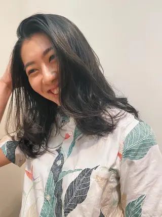 セミロング パーマ モダーン北鎌倉所属・中溝 アカリのヘアスタイル