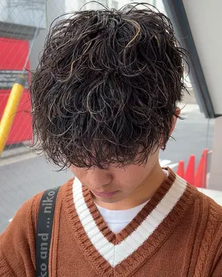 パーマ メンズ SALOWIN表参道店所属・マンツーマン×半個室 まちだきょうすけのヘアスタイル