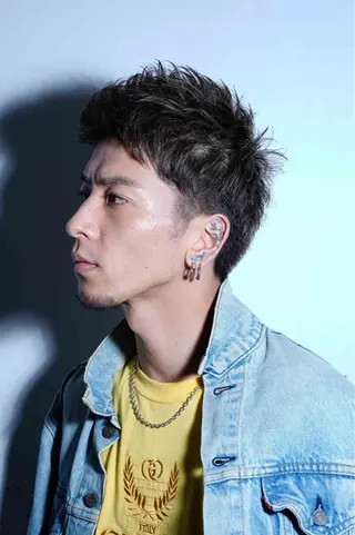 ショート YUUKI/艶カラー レイヤーカットのヘアスタイル
