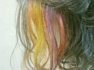 カラー ショートヘア💫 ハイトーン西田拓馬のヘアスタイル