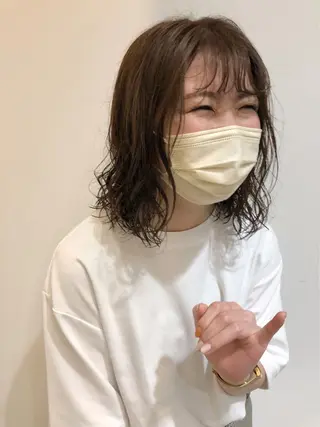 ミディアム 西崎 満里奈のヘアスタイル