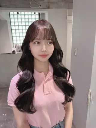 ロング カラー 𝑦𝑢𝑟𝑖𝑎 MIRAのヘアスタイル