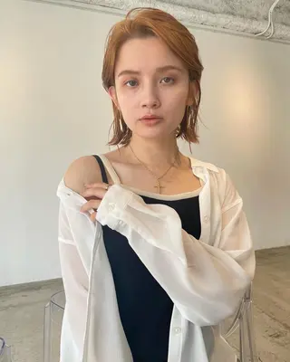 ミディアム mood alissaのヘアスタイル