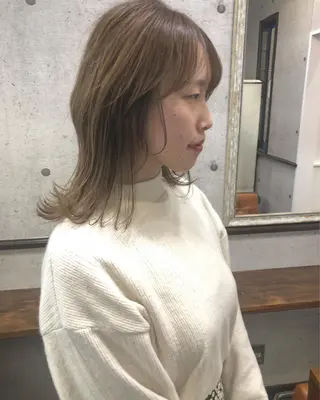 セミロング カラー 江原 彩華のヘアスタイル