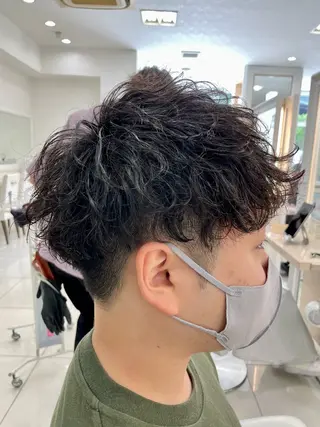 パーマ メンズ 伊佐 愛のヘアスタイル