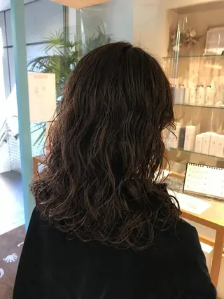 セミロング カラー パーマ CYAN.矢場町店所属・三代 ゆりあのヘアスタイル