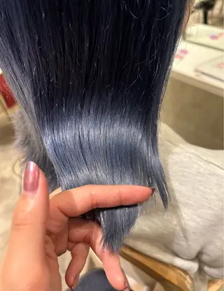 セミロング カラー 🪱BAROQUE anzu📛のヘアスタイル