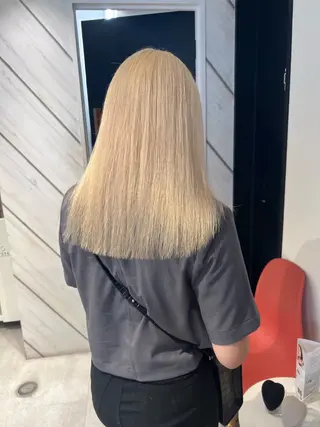 ミディアム デザイン🥇複雑履歴 ハイトーン特化のヘアスタイル