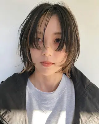 ミディアム カラー écouter所属・ジェンダーレスカット ハイトーン/カイセイのヘアスタイル